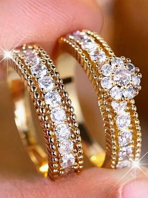 Set of women's rings with flowers new, cubic zirconia, gold color