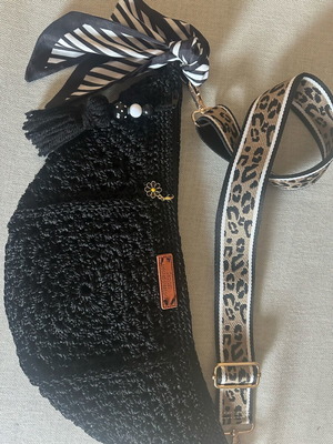 Χειροποίητη πλεκτή τσάντα ώμου χιαστί μαύρη κατόπιν παραγγελίας