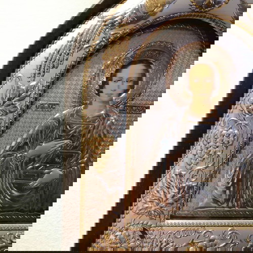 Ιερή Εικόνα Αγίου Παντελεήμονα Καινούργια Επαργυρωμένη με Χρυσές Λεπτομέρειες