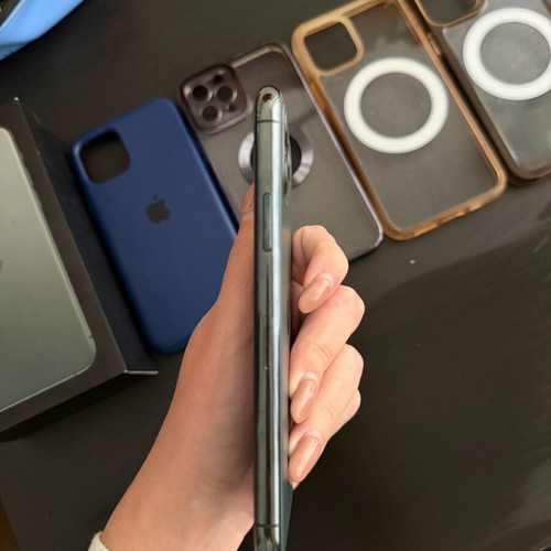 iPhone 11 Pro 256GB like new, midnight green