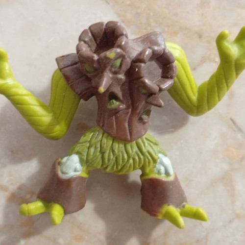 Giochi Preziosi Vintage Rotten Leaf Gormiti figure