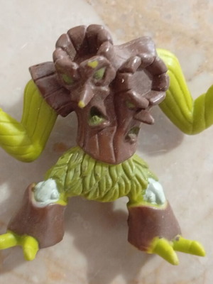 Giochi Preziosi Vintage Rotten Leaf Gormiti figure
