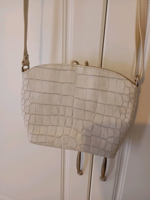 Beige shoulder bag like new