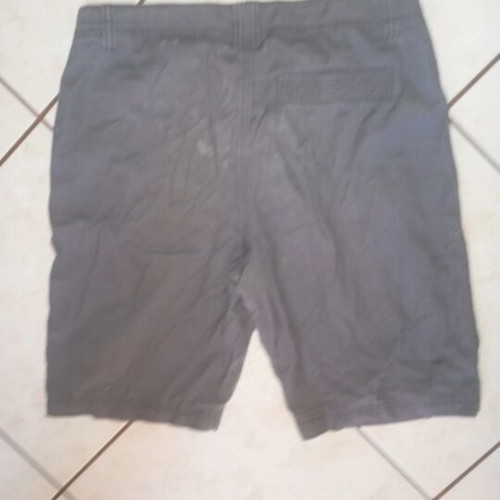 Bermuda shorts, height 1.64 m