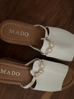 White women's platform shoes new, comfortable and lightweight