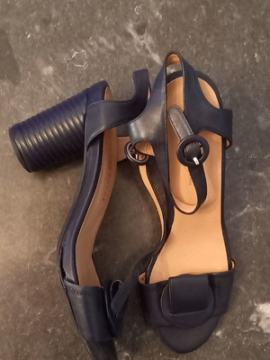 Кожени обувки употребявани, черни, номер 40, премиум марка