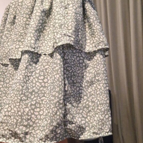 Nosmall pack of 4 skirts like new