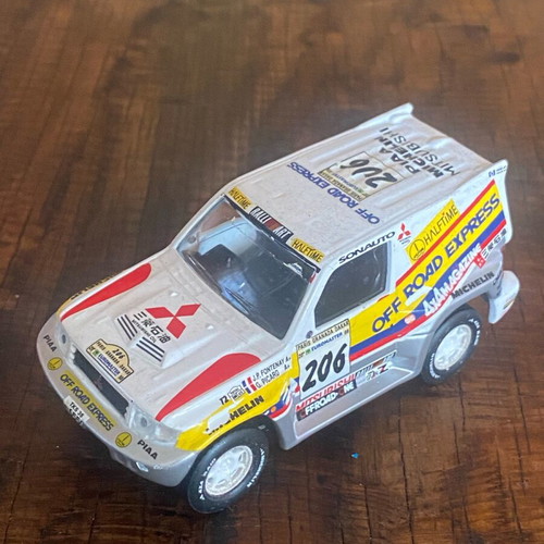 Mitsubishi Pajero model used in 1998 Dakar Rally, like new