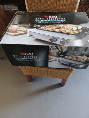 BBQ electronic grill like new, grill use only