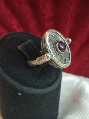 Silver 925 ring with garnet used, size 53