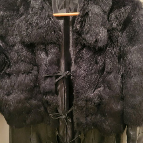 Women's black leather jacket with fur Medium like new