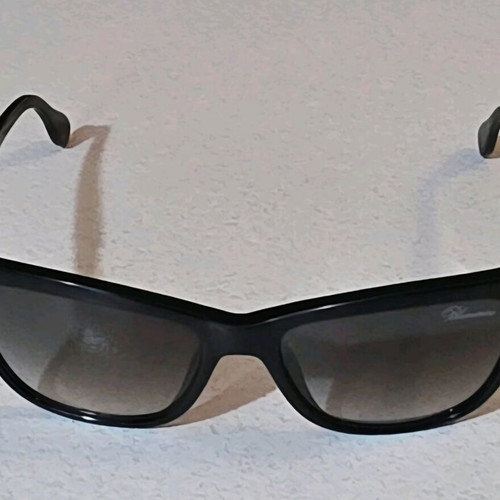 Blumarine sunglasses like new, black, made in Italy