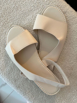 Temu women's flat slingback sandals new, size 44, beige nude