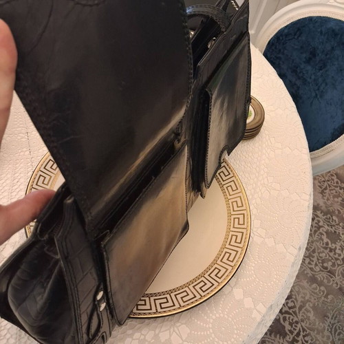 Large black leather shoulder bag like new