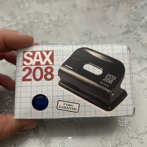 Sax 208 hole puncher new