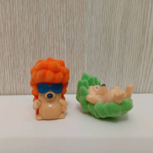 Kinder Surprise Joy figures miniatures animals hedgehogs velvet used set