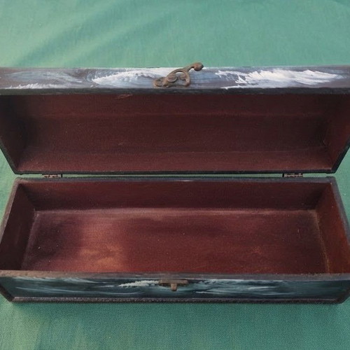 Vintage Chinese export wooden trinket box with maritime design