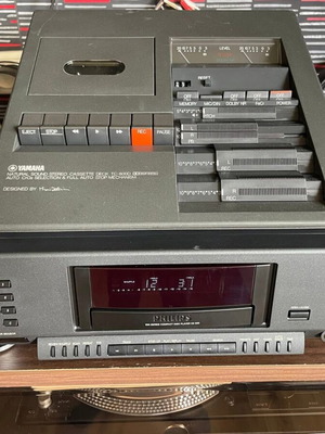 Philips CD 930 like new with remote control