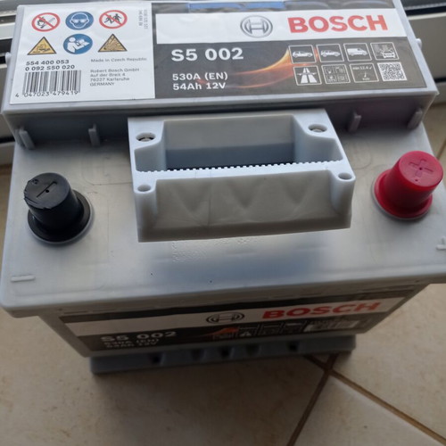 Bosch S5 002 car battery used, 530 ampere start