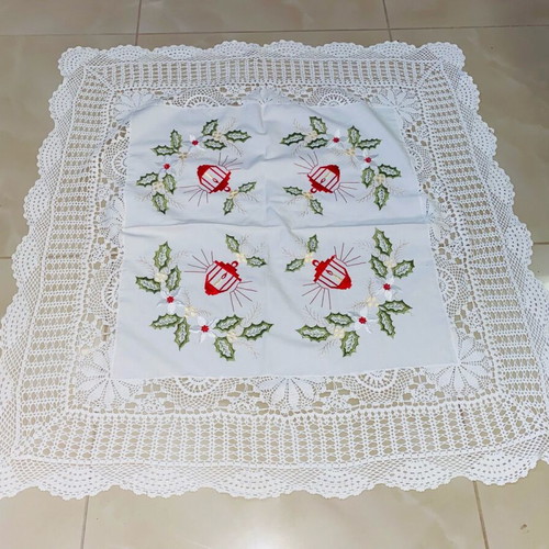 Handmade tablecloth in excellent condition, size 84x82
