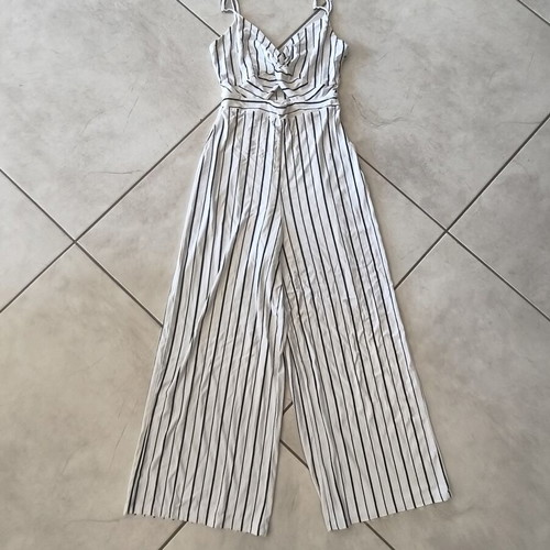 Bershka jumpsuit used, adjustable straps, black and white, size S