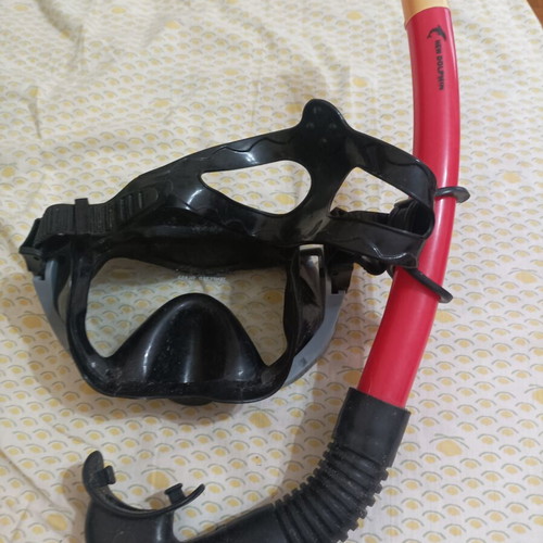 Children's snorkeling mask used, no snorkel