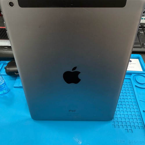 iPad Pro 10.9 like new, grade A++