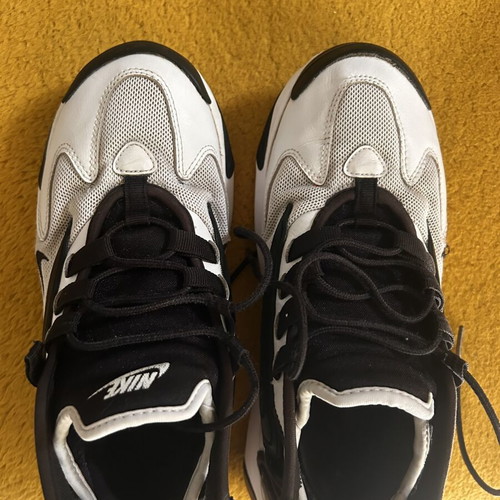 Nike Zoom sneakers, black and white, size 39