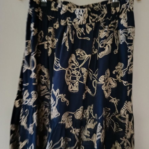 Maxi brocade skirt like new, blue and white