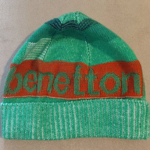 Baby hats like new, green up to 12 months and dark green/beige up to 24 months