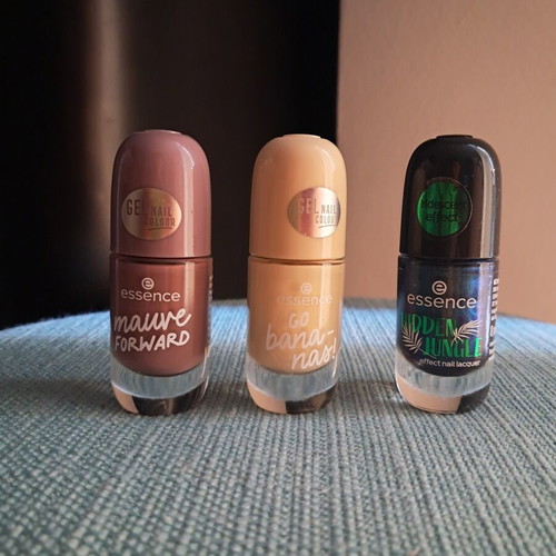 Essence nail polishes set of 3 like new