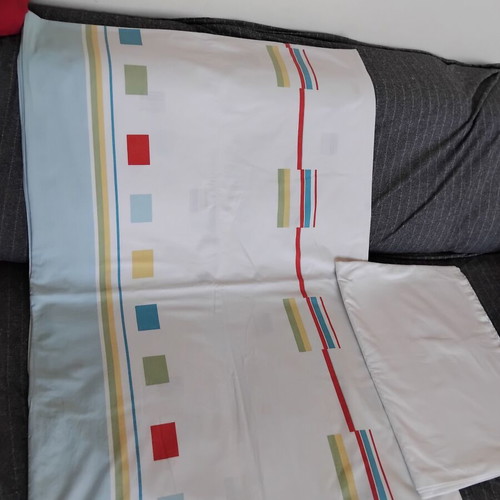 Duvet Cover and Bed Sheet Set like new