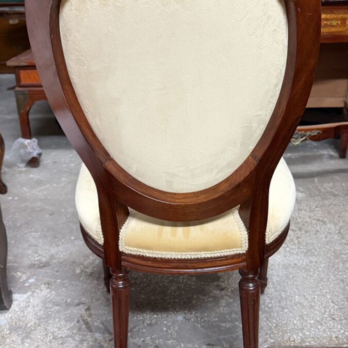 Saridis Extendable Dining Table with 8 Chairs like new
