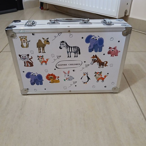 Painting suitcase for children used, missing 2 brushes