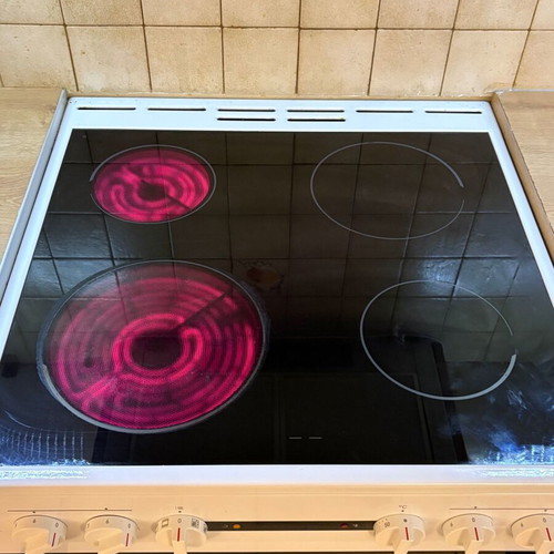 Korting kitchen stove with ceramic hobs and oven, 60cm