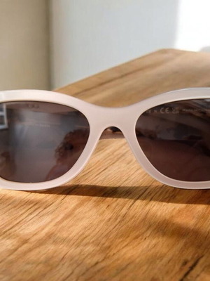 Hawkers Manhattan Sunglasses Minimal Cat-Eye Beige Frame