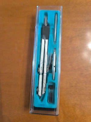 Compass with all accessories like new
