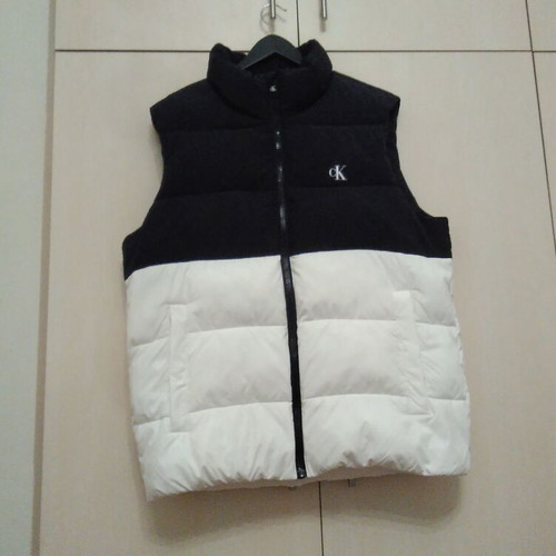 Calvin Klein sleeveless vest XL black and white like new