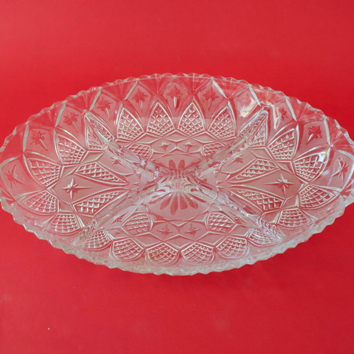Serving platter with sections like new for nuts