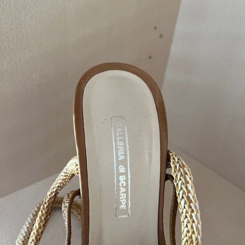 Galleria di Scarpe leather sandals size 38, like new