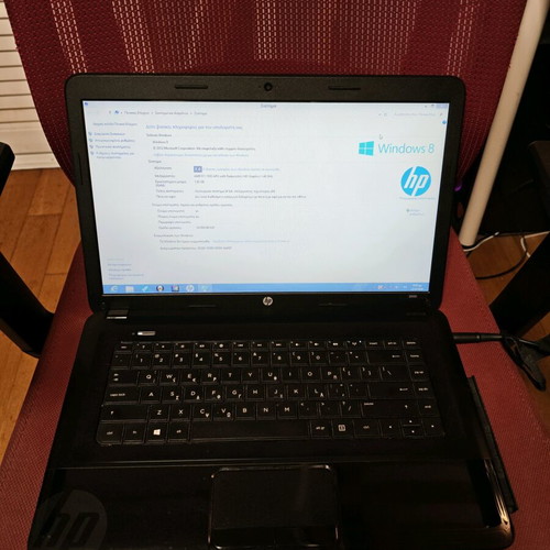 HP 2000 laptop like new, 15.6" HD, 2GB RAM, Windows 8