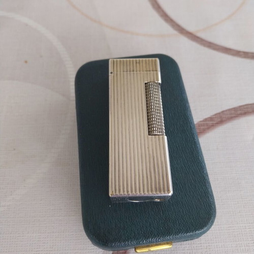 Dunhill silver lighter like new with box