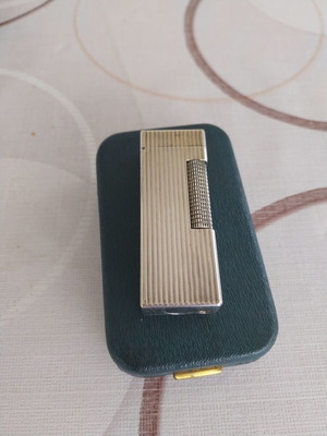Dunhill silver lighter like new with box