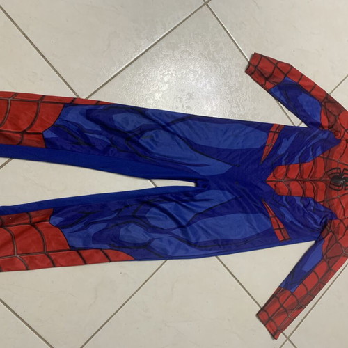 Spiderman costume for children aged 7-8 with extra hard plastic mask Marvel like new
