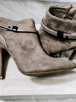 Celebrity women's ankle boots with heel new, beige