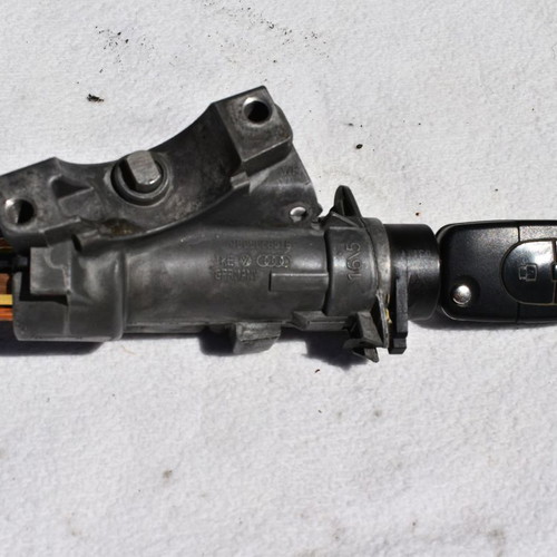 VW Golf 4 ignition lock used with key and 3 door locks