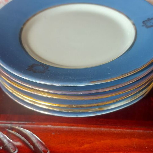 Cake plates used, set of 6 with gold design, 1970s