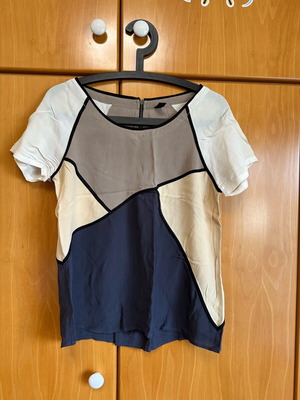Vero Moda blouse like new, 100% viscose, geometric shapes, medium size