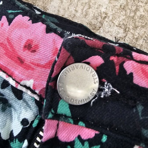 Stradivarius floral jeans size 40 like new