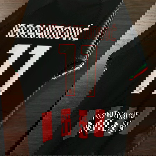 Φανέλα Zlatan Ibrahimovic AC Milan 2022/23 XL slim καινούργια, γνήσια